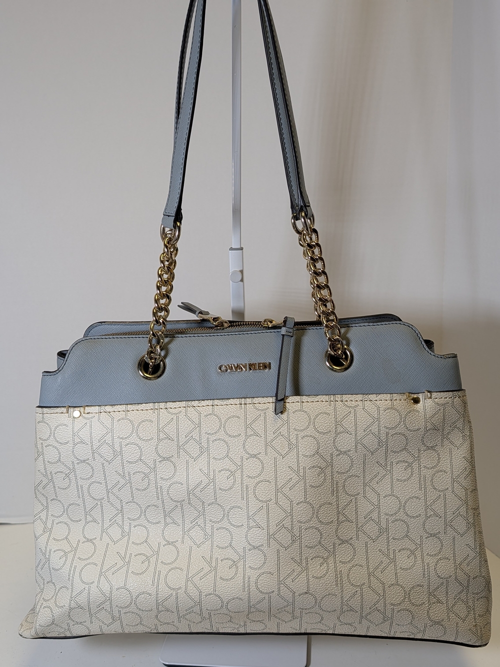 Calvin Klein Two-Tone Logo Tote Bag in Light Blue and Cream